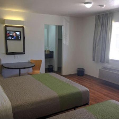 American Inn Hawthorne Extérieur photo
