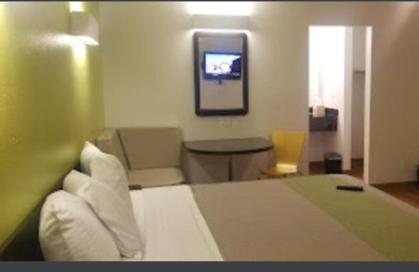 American Inn Hawthorne Extérieur photo